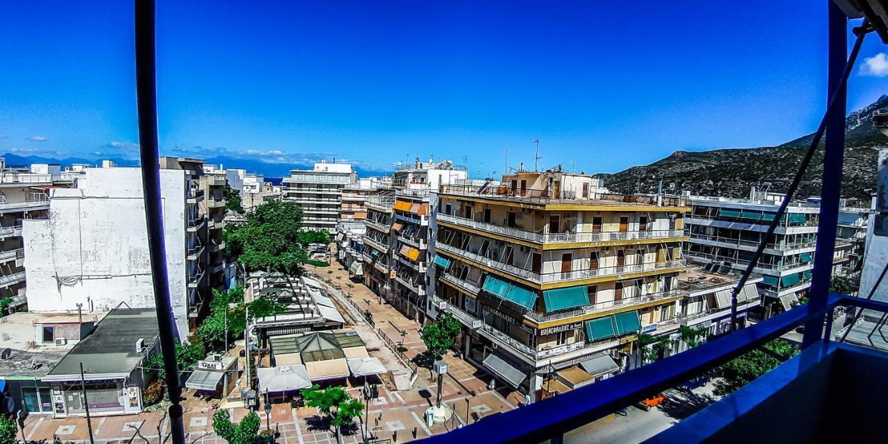 Central Apartment Near The Beach With Huge Private Terrace Loutráki Exterior photo